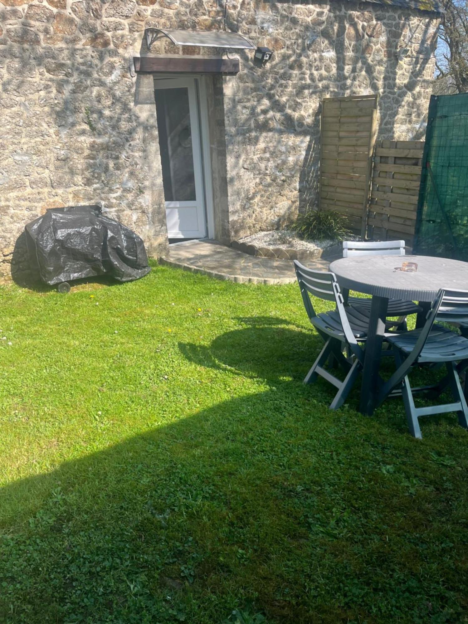 La Petite Maison De Kerguiniou Glomel Εξωτερικό φωτογραφία